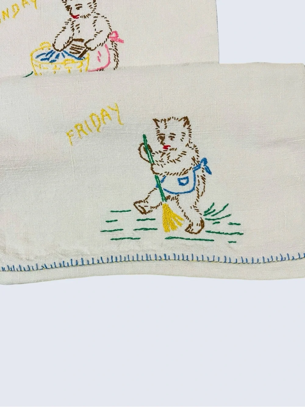 12 Vintage Linen Tea Towels 1940s-70s